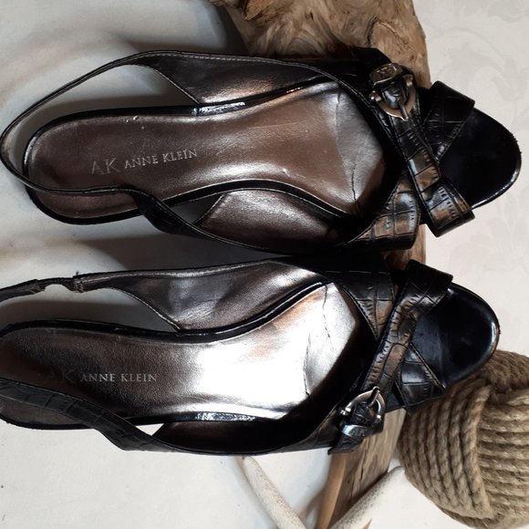 Anne Klein Black Reptile Embossed Sling Back - Picture 3 of 11